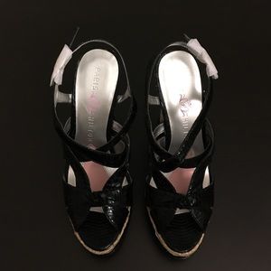 Paris Hilton brand new wedge(pink bottom)