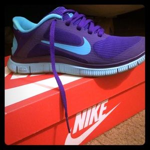 4.0 Nike Free Runs