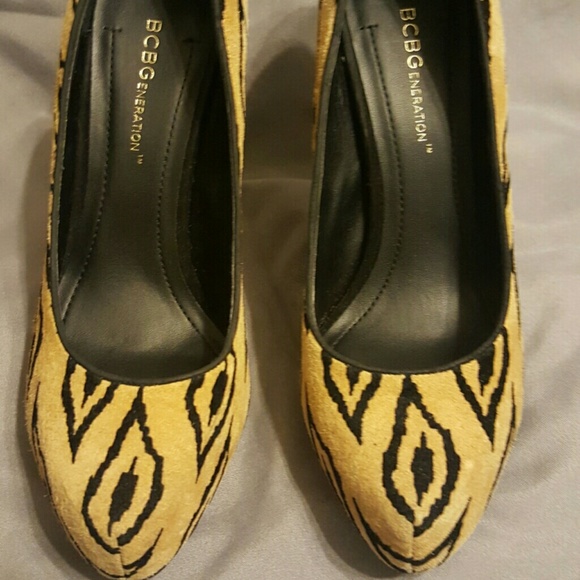 🚨sold🚨Bcbg heels - Picture 2 of 4