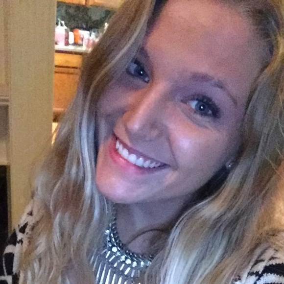 Meet your Posher, Kaylee - Picture 1 of 1