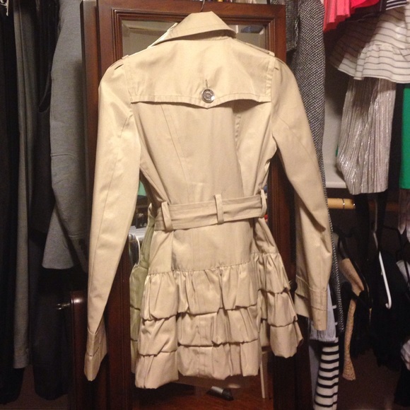 SOLD as bundle-Like new Express Ruffle trench coat - Picture 3 of 3