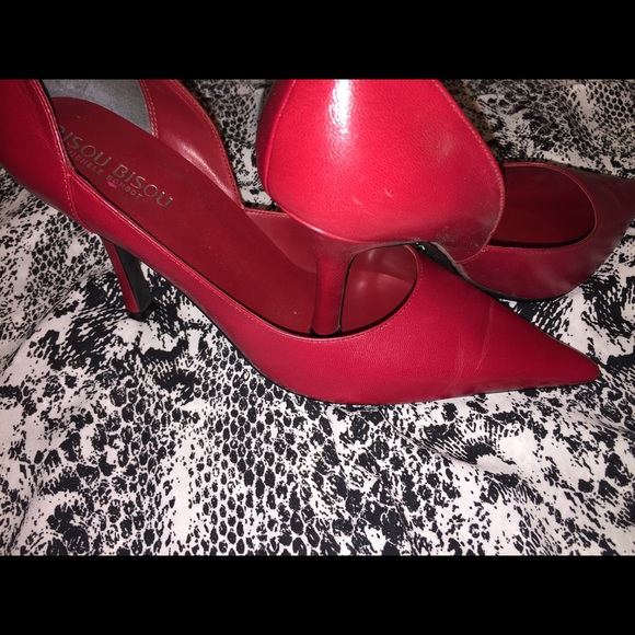 Red Pumps