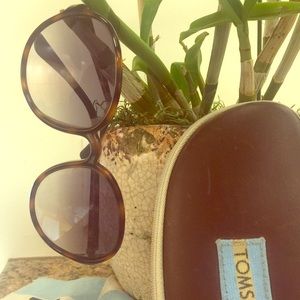 😎😎TOMS sunglasses