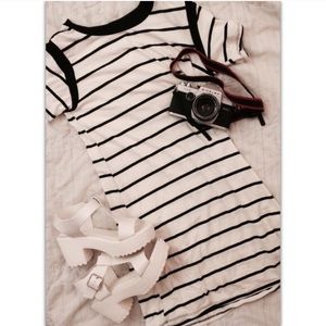 Black and white dress HOLD