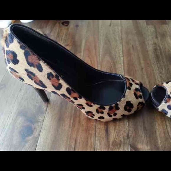 💯%AUTHENTIC Ralph Lauren peep toe pony hair pumps