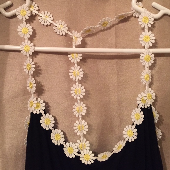 LF Inspired Daisy Top - Picture 2 of 3
