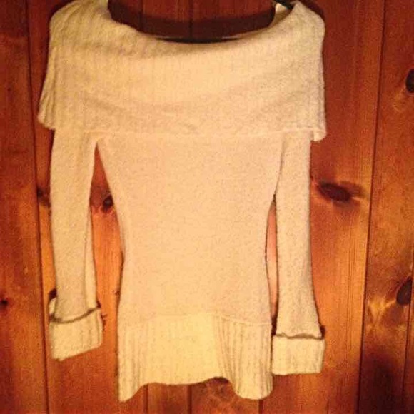 Off shoulders Cream sweater