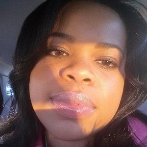 Meet your Posher, Joya