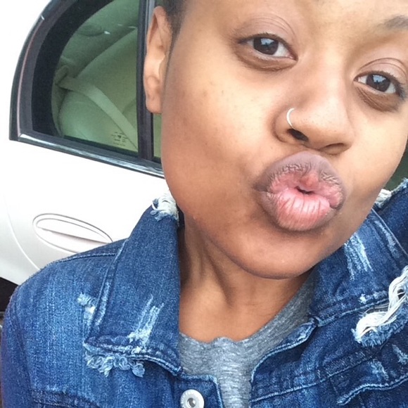 Meet your Posher, Sharon