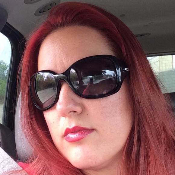 Meet your Posher, Vicky - Picture 1 of 1