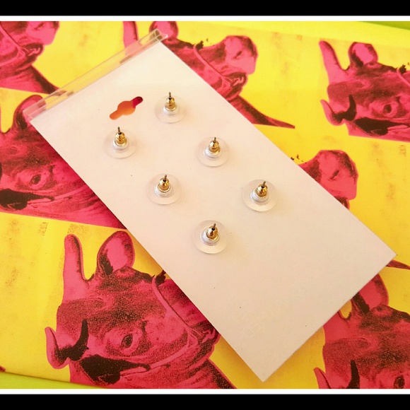 🍓SOLD🍓Swarovski Fire Crystal earrings 3 pairs!! - Picture 3 of 3