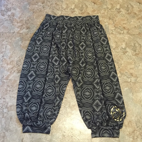 Zumba Grey Harem crops