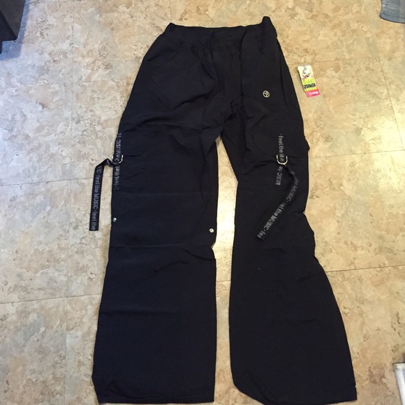 NWT Classic Zumba cargos