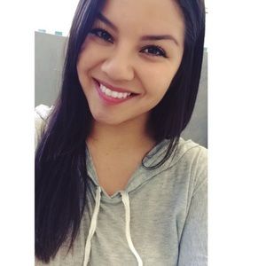 Meet your Posher, Ana