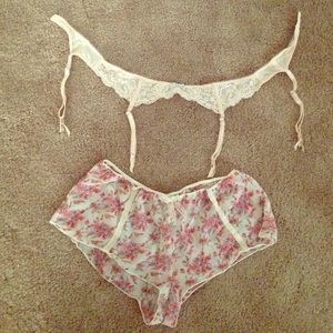 🌸SOLD🌸 VS Garter belt & Sleeping shorts!
