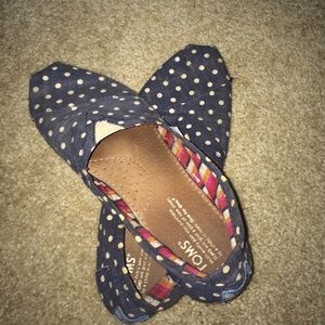 Blue with white polka dots!! Size 8.5 !