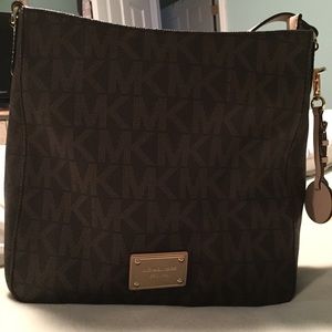 Michael kors  jet set travel large logo messenger