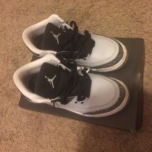 Jordan retro 3 wolf grey