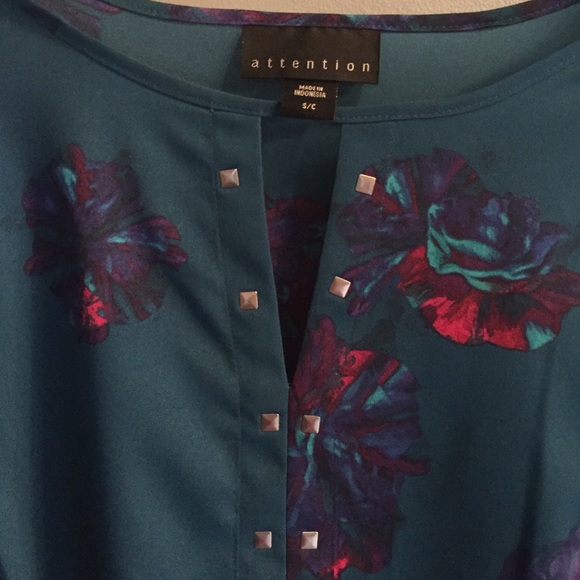 Blouse! - Picture 2 of 3