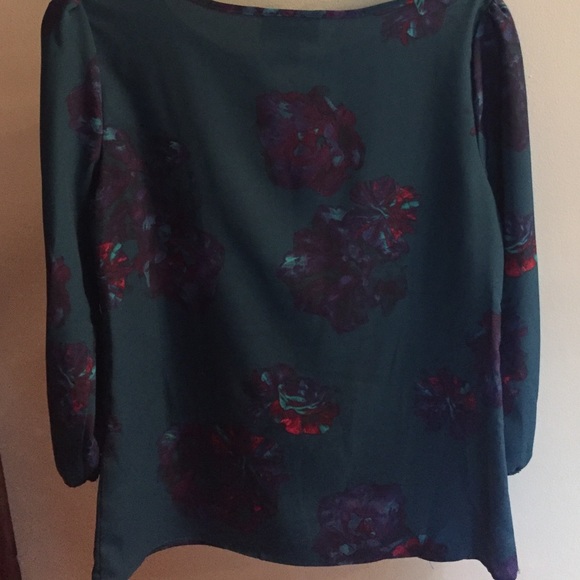 Blouse! - Picture 3 of 3