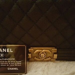 Chanel boy caviar aged gold medium