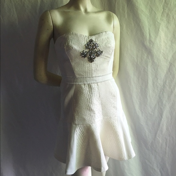 Rebecca Taylor Dresses & Skirts - Rebecca Taylor 6 White Cloque Embellished Dress