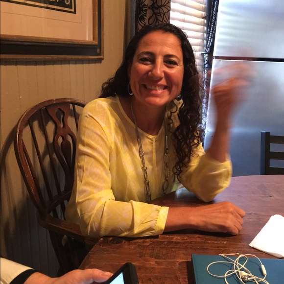 Meet your Posher, Elaine - Picture 1 of 1