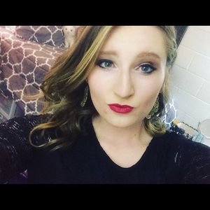 Meet your Posher, Lena