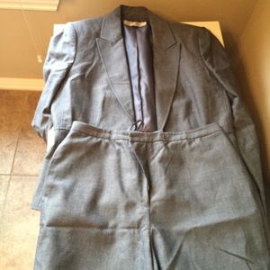 Tahari Size 10 Business Suit Set Dark Grey-Pants