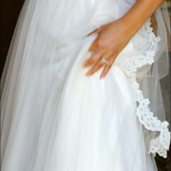 Wedding dress - Picture 4 of 4