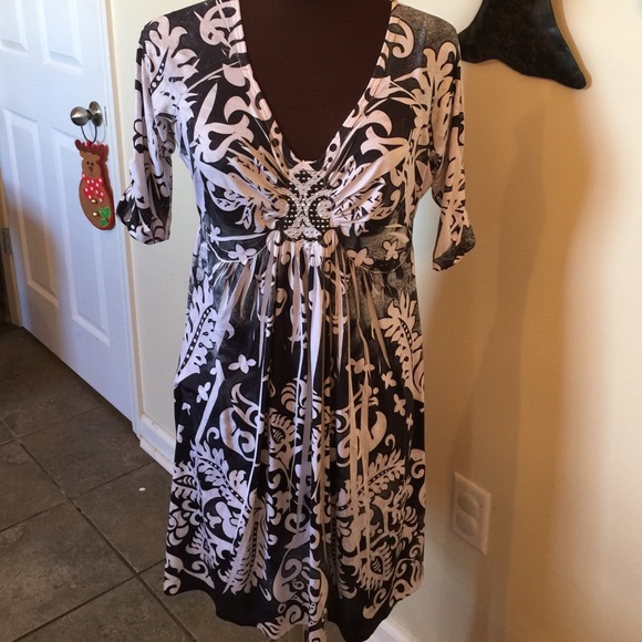 Black and white dress/tunic