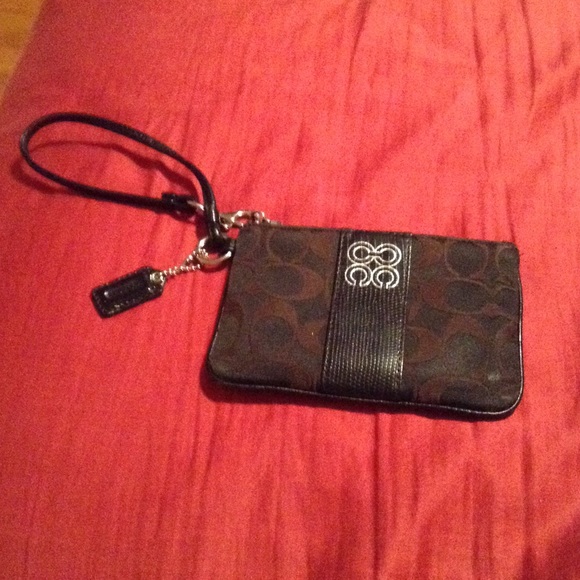 Coach - Picture 1 of 2