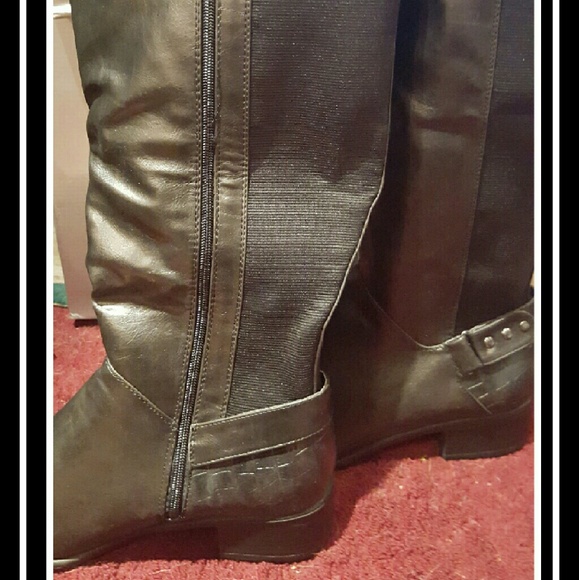 Black Vegan Leather Side Strrtch Insert 1-1/2" Heel 20-1/2" L NIB - Picture 2 of 7