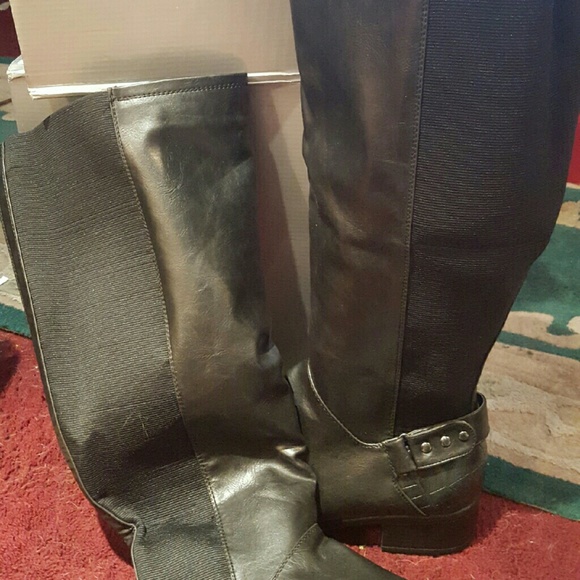 Black Vegan Leather Side Strrtch Insert 1-1/2" Heel 20-1/2" L NIB - Picture 4 of 7