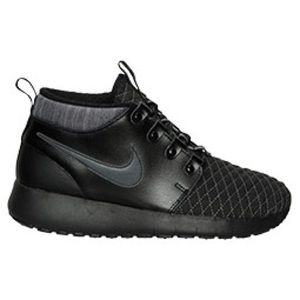 Meet your Posher, Ebony