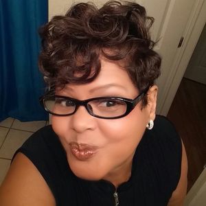 Meet your Posher, Janet