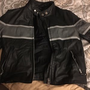 Vintage 100% leather jacket!Hot Leathers .