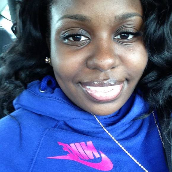 Meet your Posher, Shirleika - Picture 1 of 1