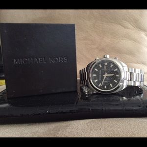 🎉Special 🎉!!  Michael Kors Chronograph watch