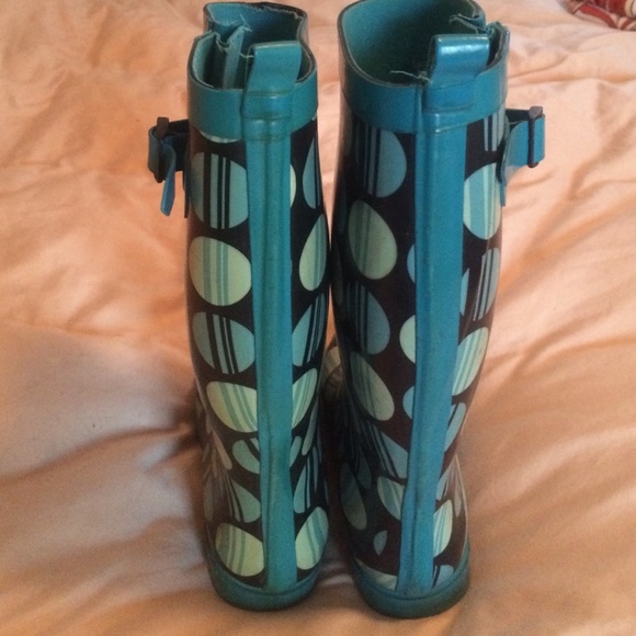 Cute rain boots! - Picture 3 of 4