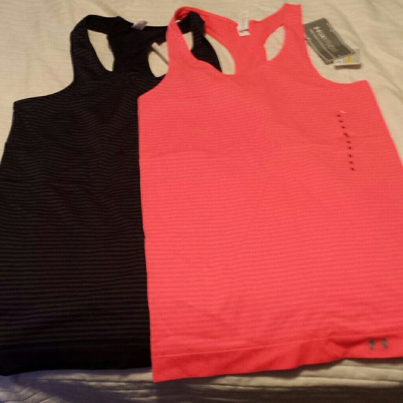 UNDER ARMOUR workout tank tops
