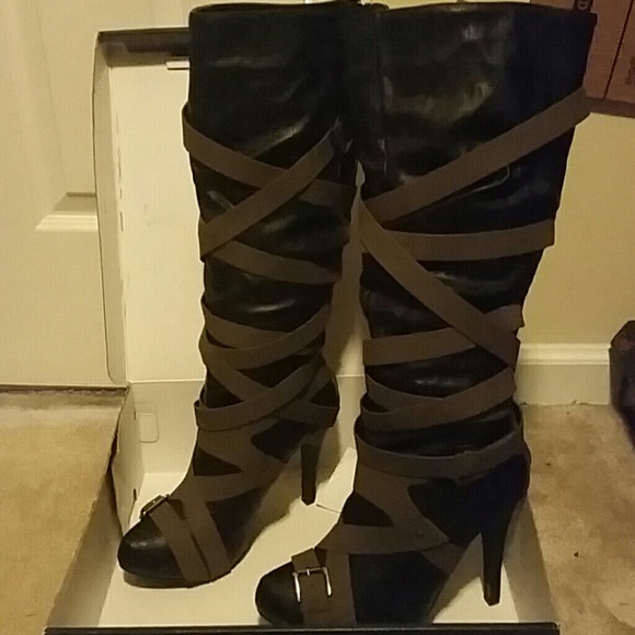 JustFab Boots - Picture 3 of 4
