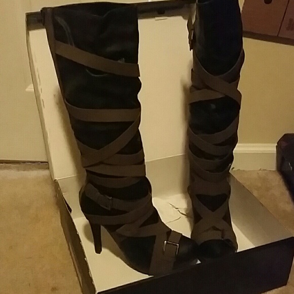 JustFab Boots - Picture 4 of 4