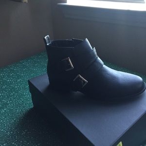Brand New Kenneth Cole Ankle boot