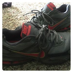 Women's Nike tennis shoes