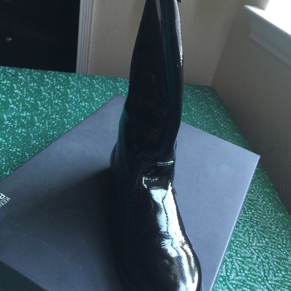 Brand New 4.5 Kenneth Cole patent leather boot - Picture 2 of 3