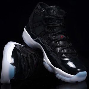Air Jordan 11 Retro ( MEN 9.5)
