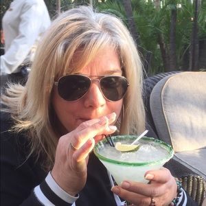 Meet your Posher, Shellie