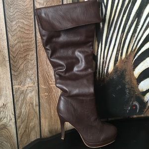 Brown boots. Size 8.5