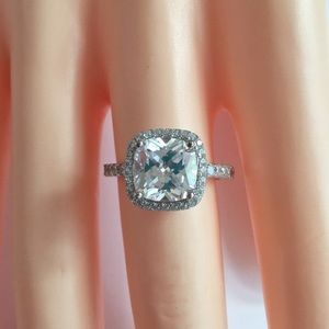 Gorgeous cubic zirconia Sterling silver ring